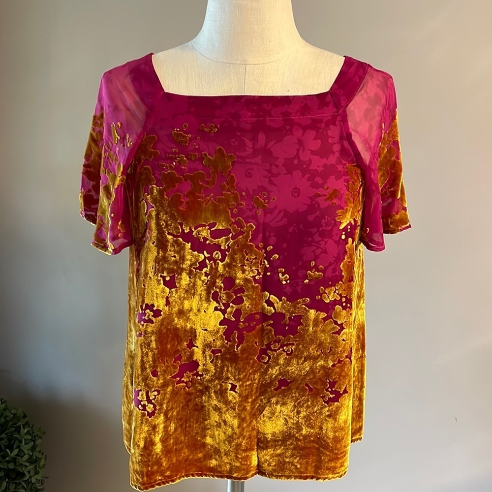 Anthropologie women’s burnt velvet and Silk Square neckline top / blouse size XS